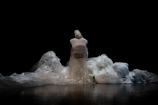 "Borda" de Lia Rodrigues © Sammi Landweer