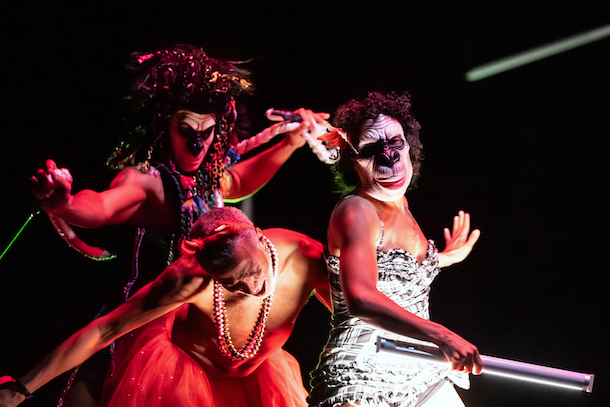 "Derrière Vaval, pleurs, cornes et fwèt" de Thomas Lebrun © Frederic Iovino