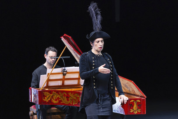 "Sevillana soltera en Paris" de Israel Galván © Laurent Philippe