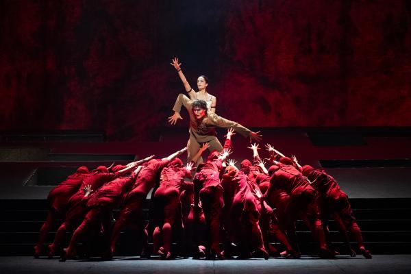 Amandine Albisson et Hugo Marchand /OnP - "Notre Dame de Paris" de Roland Petit © Yonathan Kellerman / OnP- "Notre Dame de Paris" de Roland Petit © Yonathan Kellerman-OnP