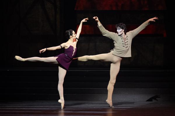 Amandine Albisson et Hugo Marchand/OnP - "Notre Dame de Paris" de Roland Petit © Yonathan Kellerman-OnP